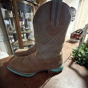 Women’s Ariat boots size 10 B